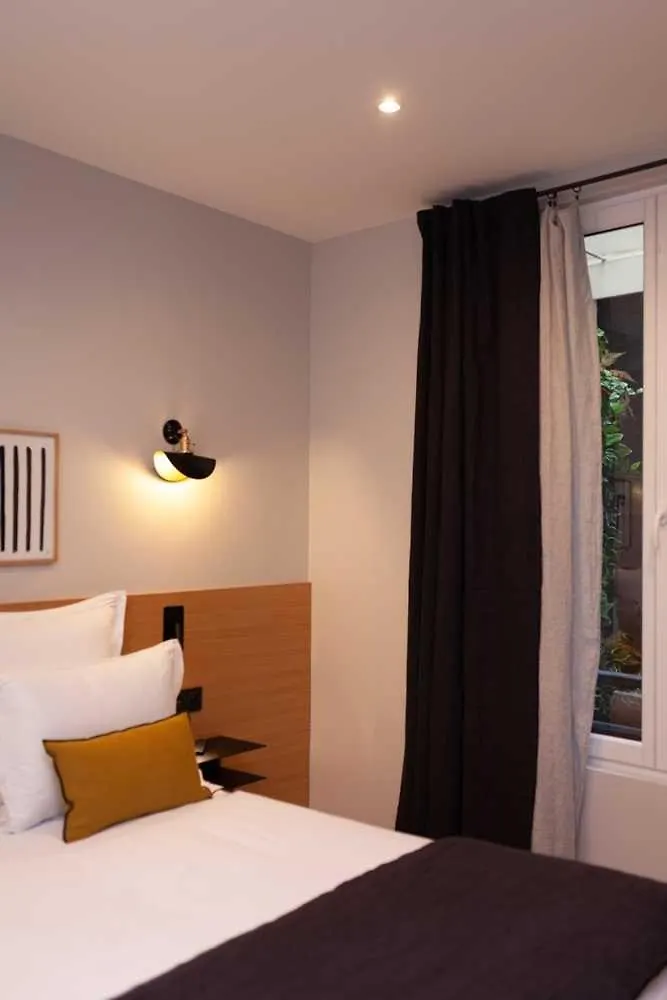 Hotel Tinah Paris, Champs Elysees
