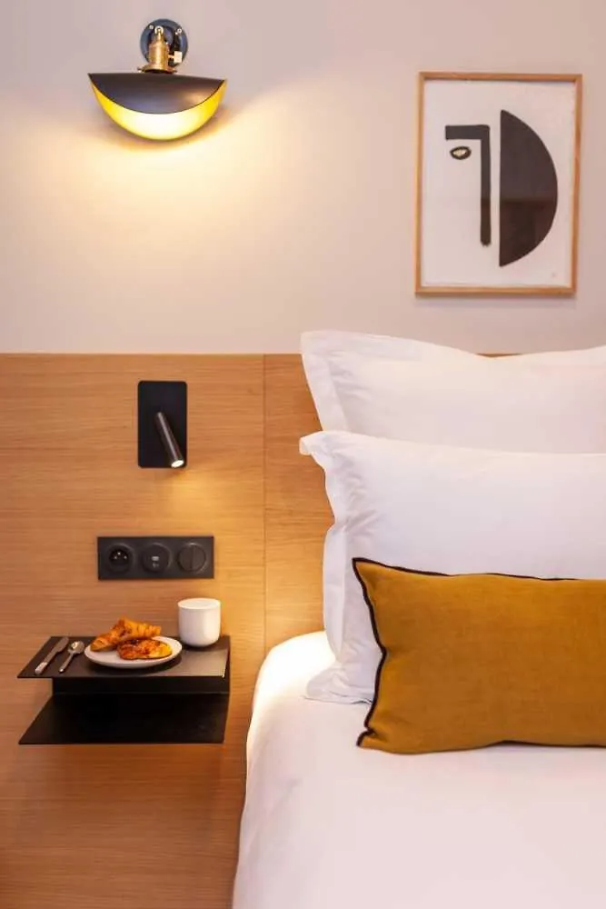 ** Hotell Tinah Paris, Champs Elysees Frankrike