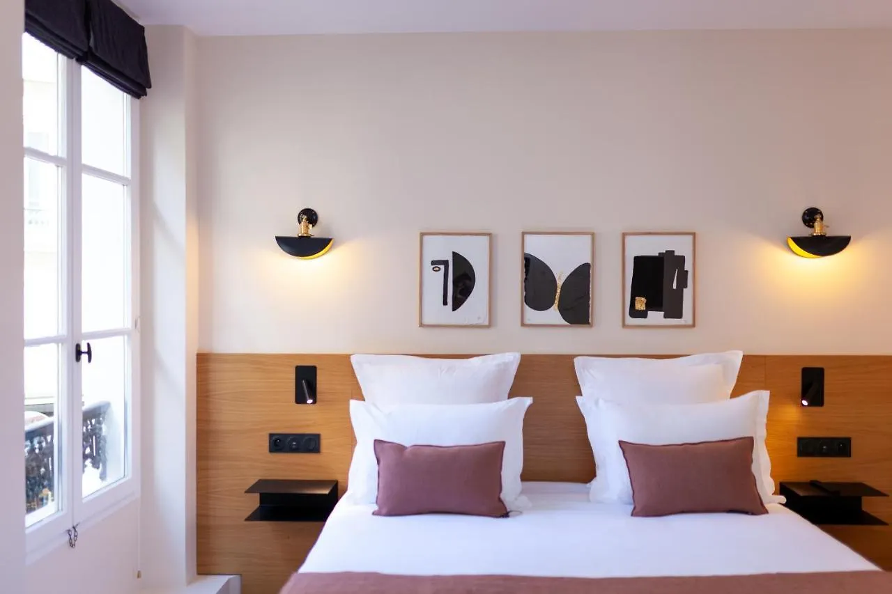 Tinah Paris, Champs Elysees Hotel 2*, Paris