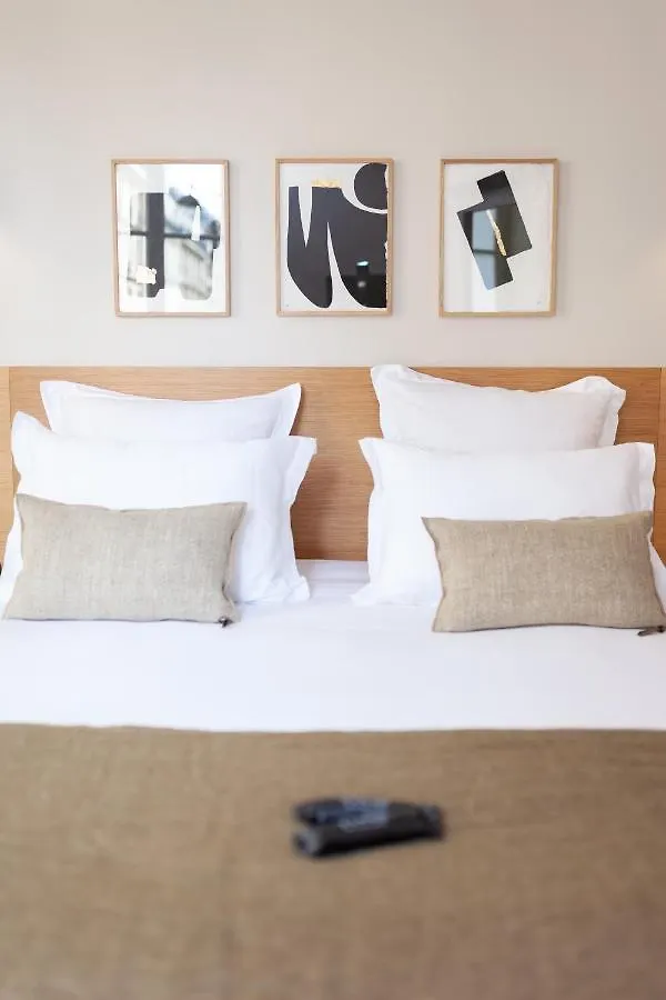 ** Hotel Tinah Paris, Champs Elysees França