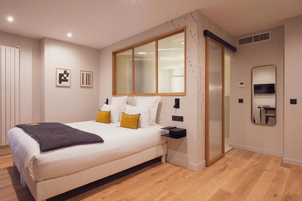 ** Hotel Tinah Paris, Champs Elysees França