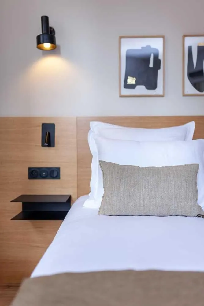 Tinah Paris, Champs Elysees Hotel Paris