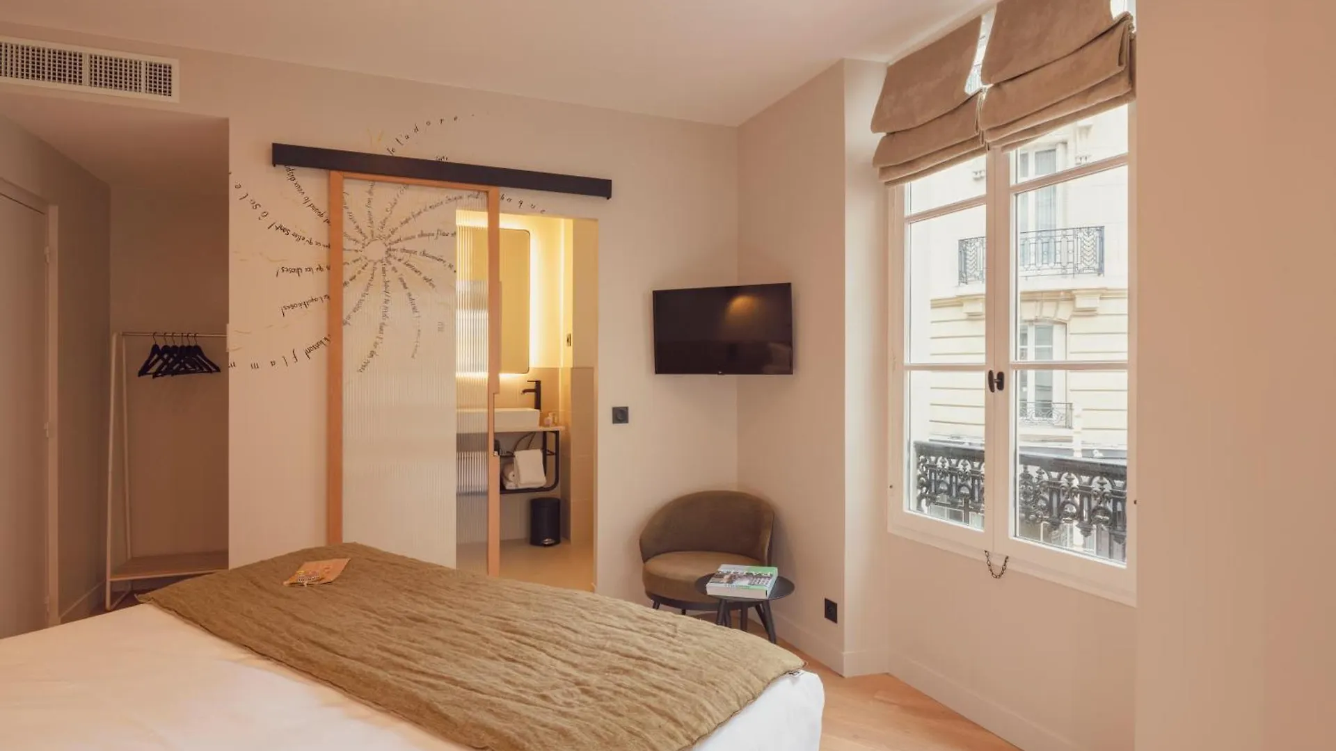 Tinah Paris, Champs Elysees 2*, Paris Frankrig